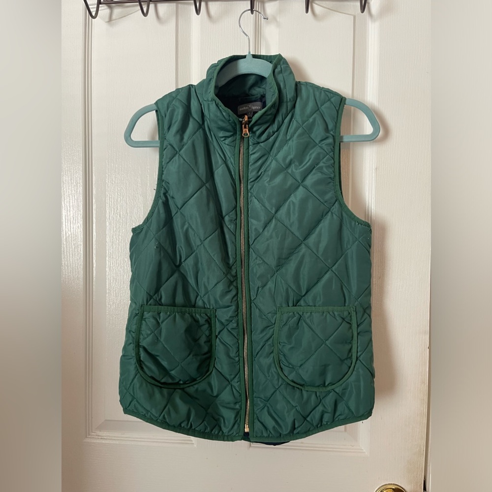 Market & Spruce Hunter green puffer vest, women’s medium